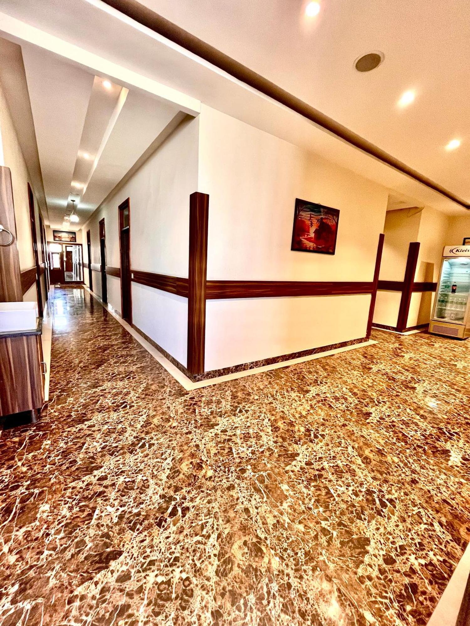 Hotel Woodlark Zirakpur Chandigarh !! Top Rated & Most Awarded Properties In Tricity !! Luaran gambar